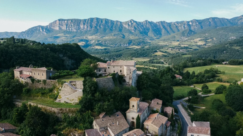 mariage chateau poet celard